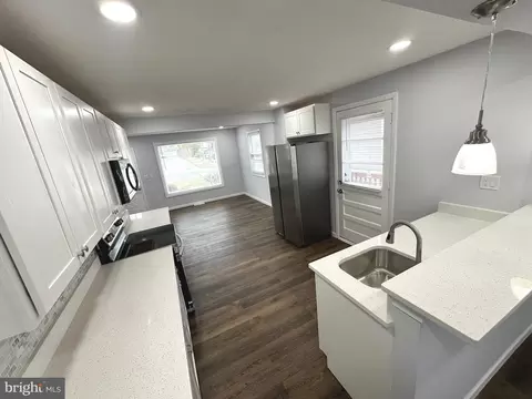 Bath - 9877 Lyon Ave, Laurel, MD 20723 photo 1 of 8