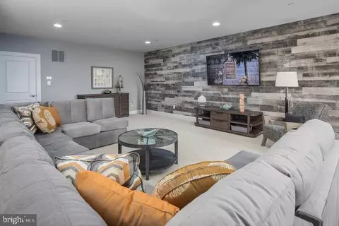 8400 Bald Eagle Ct, Laurel, MD 20723 photo 20