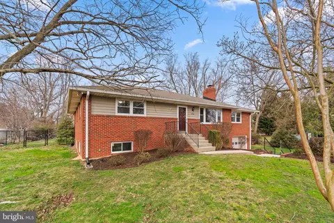 10206 Tanager Ln, Columbia, MD 21044