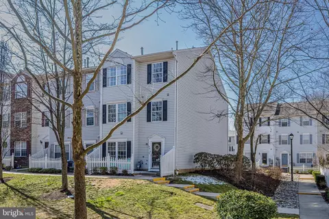 8916 Mallard Ct, Columbia, MD 21045
