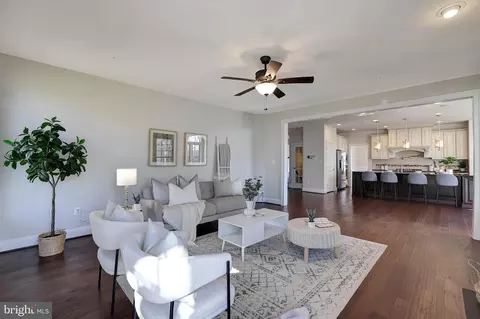 Living - 9910 Flora Ct, Laurel, MD 20723 photo 4 of 5