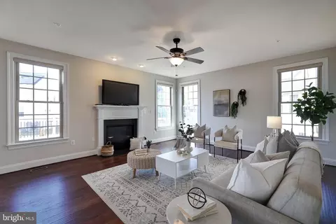 Living - 9910 Flora Ct, Laurel, MD 20723 photo 3 of 5
