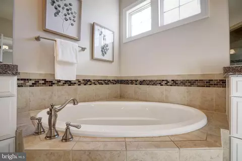 Bath - 9910 Flora Ct, Laurel, MD 20723 photo 4 of 9