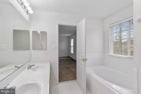 Bath - 9410 Hidden View Ln, Laurel, MD 20723 photo 5 of 6