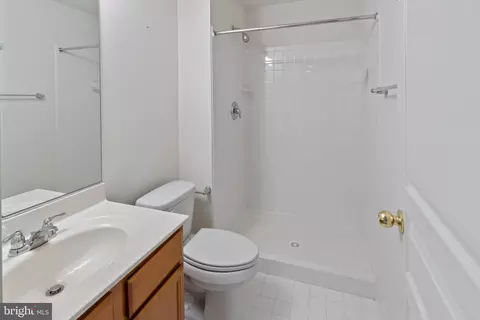 Bath - 9410 Hidden View Ln, Laurel, MD 20723 photo 2 of 6
