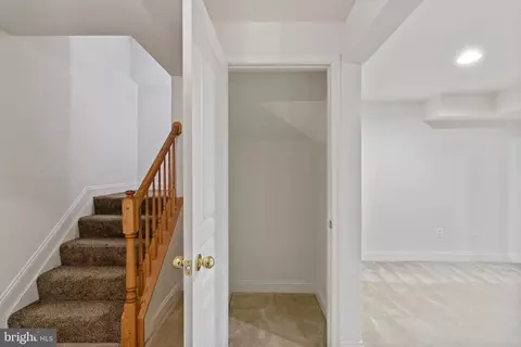 Entry Way - 9410 Hidden View Ln, Laurel, MD 20723 photo 7 of 9