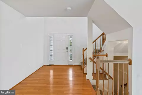 Entry Way - 9410 Hidden View Ln, Laurel, MD 20723 photo 3 of 9