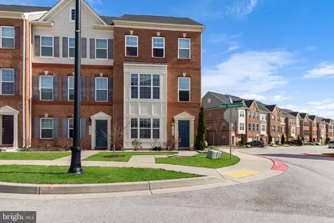 8010 Blue Stream Dr, Elkridge, MD 21075