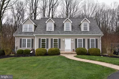 18135 New Cut Rd, Mount Airy, MD 21771