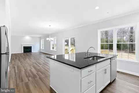 9121 Giddings Crossing Rd, Laurel, MD 20723 photo 5