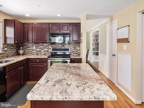 Kitchen - 6007 River Birch Ct, Hanover, MD 21076 photo 3 of 4