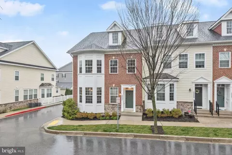 5857 Duncan Dr, Ellicott City, MD 21043