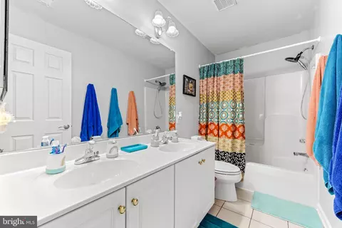 Bath - 6001 Florey Rd, Hanover, MD 21076 photo 2 of 7