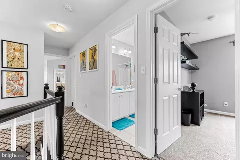 Entry Way - 6001 Florey Rd, Hanover, MD 21076 photo 5 of 6