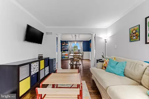 Living - 6001 Florey Rd, Hanover, MD 21076 photo 6 of 12