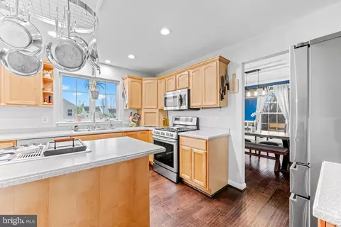 Kitchen - 6001 Florey Rd, Hanover, MD 21076 photo 3 of 7