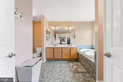 Bath - 6001 Florey Rd, Hanover, MD 21076 photo 3 of 7