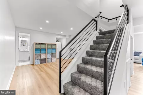 Entry Way - 6001 Florey Rd, Hanover, MD 21076 photo 6 of 6