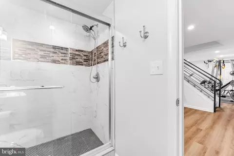 Bath - 6001 Florey Rd, Hanover, MD 21076 photo 7 of 7