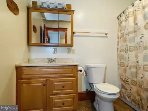 Bath - 10159 High Ridge Rd, Laurel, MD 20723 photo 3 of 3
