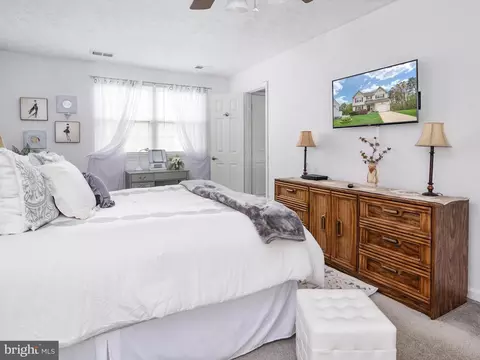 Bedroom - 6440 Skipton Dr, Hanover, MD 21076 photo 7 of 12