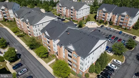 8260 Stone Crop Dr #J, Ellicott City, MD 21043