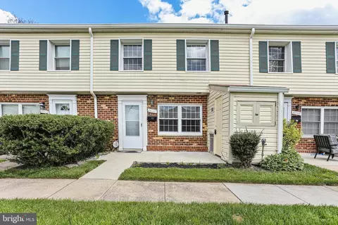 9220 Bridle Path Ln #L, Laurel, MD 20723