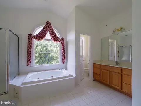 Bath - 8629 Saddleback Pl, Laurel, MD 20723 photo 5 of 6