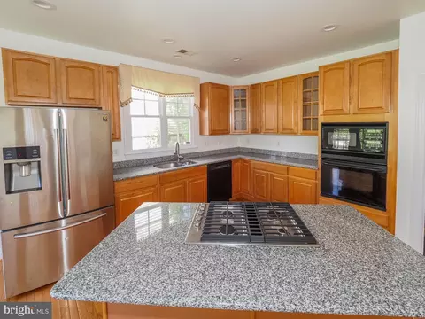 Kitchen - 8629 Saddleback Pl, Laurel, MD 20723 photo 5 of 11