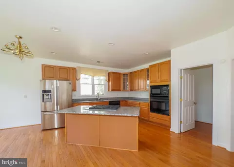 Kitchen - 8629 Saddleback Pl, Laurel, MD 20723 photo 10 of 11