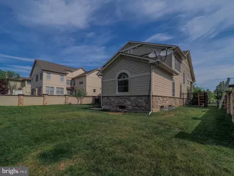 Exterior - 8629 Saddleback Pl, Laurel, MD 20723 photo 4 of 4