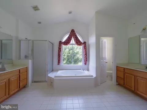 Bath - 8629 Saddleback Pl, Laurel, MD 20723 photo 3 of 6