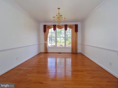 Living - 8629 Saddleback Pl, Laurel, MD 20723 photo 2 of 15