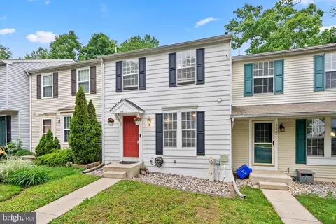 9405 Chippenham Dr, Laurel, MD 20723 photo 2