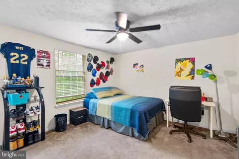9405 Chippenham Dr, Laurel, MD 20723 photo 17
