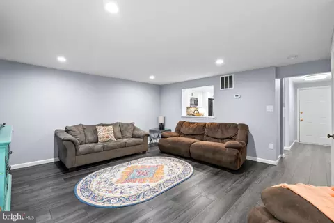 9405 Chippenham Dr, Laurel, MD 20723 photo 5