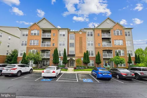 8125 Yellow Pine Dr #Q, Ellicott City, MD 21043