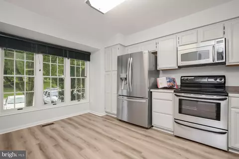 9413 Steeple Ct, Laurel, MD 20723 photo 4