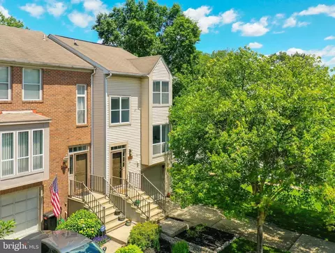 7802 Falling Leaves Ct, Ellicott City, MD 21043