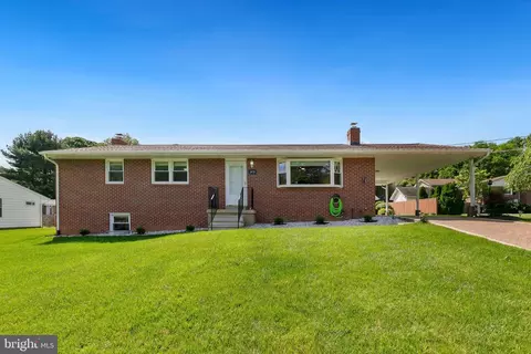 10725 E Crestview Ln, Laurel, MD 20723