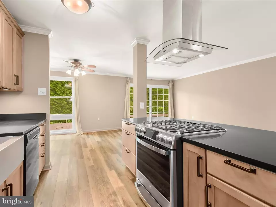 Kitchen - 5396 Graywing Ct, Columbia, MD 21045 photo 4 of 5