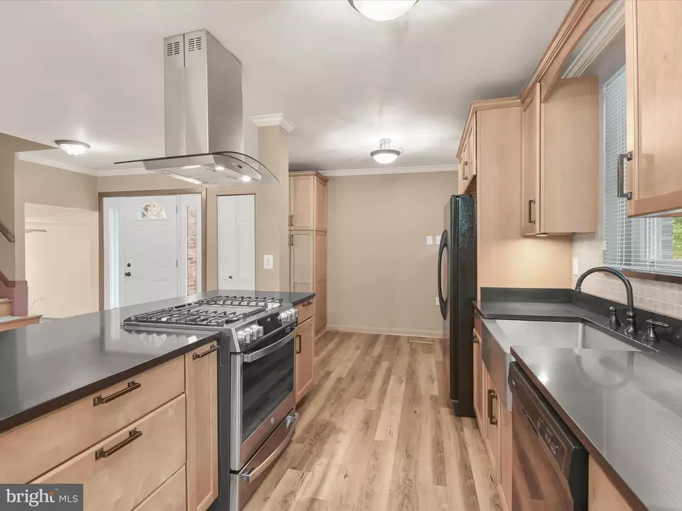 Kitchen - 5396 Graywing Ct, Columbia, MD 21045 photo 3 of 5