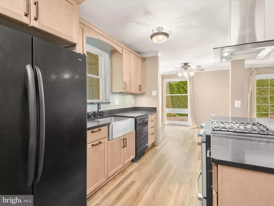 Kitchen - 5396 Graywing Ct, Columbia, MD 21045 photo 5 of 5
