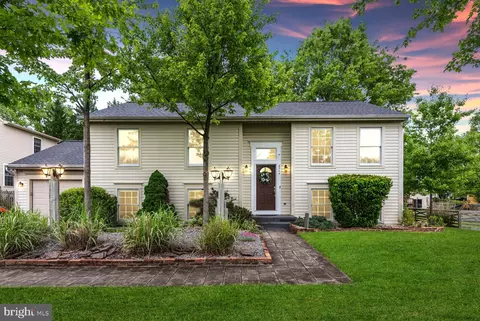 8304 Jumping Field Ct, Ellicott City, MD 21043