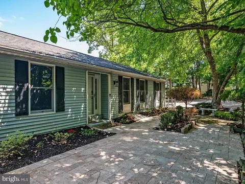 5605 Tricross Dr, Columbia, MD 21045