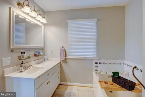6284 Winters Ln, Hanover, MD 21076 photo 34