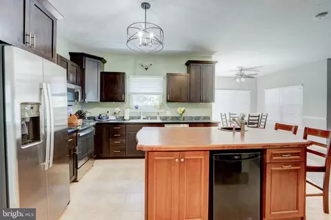 6284 Winters Ln, Hanover, MD 21076 photo 21