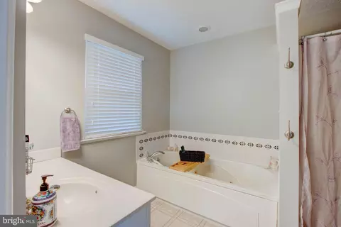 6284 Winters Ln, Hanover, MD 21076 photo 35