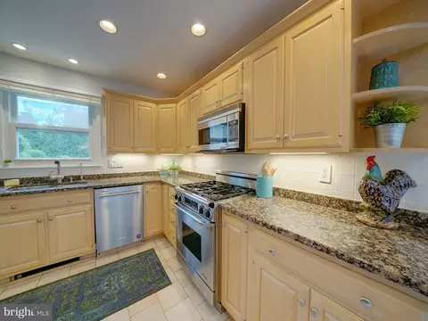 Kitchen - 8508 Pineway Dr, Laurel, MD 20723 photo 8 of 9