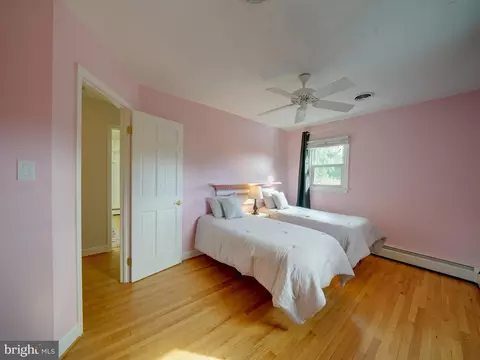 Bedroom - 8508 Pineway Dr, Laurel, MD 20723 photo 7 of 12